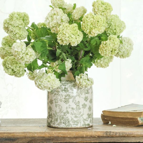 Vintage Floral Chinoiserie Ceramic Vase, 6.2” Ice Cracked Hand-Painted Pastel Green Botanical Design, Antique Style Home Decor (Green, 6.2”x5.2”)